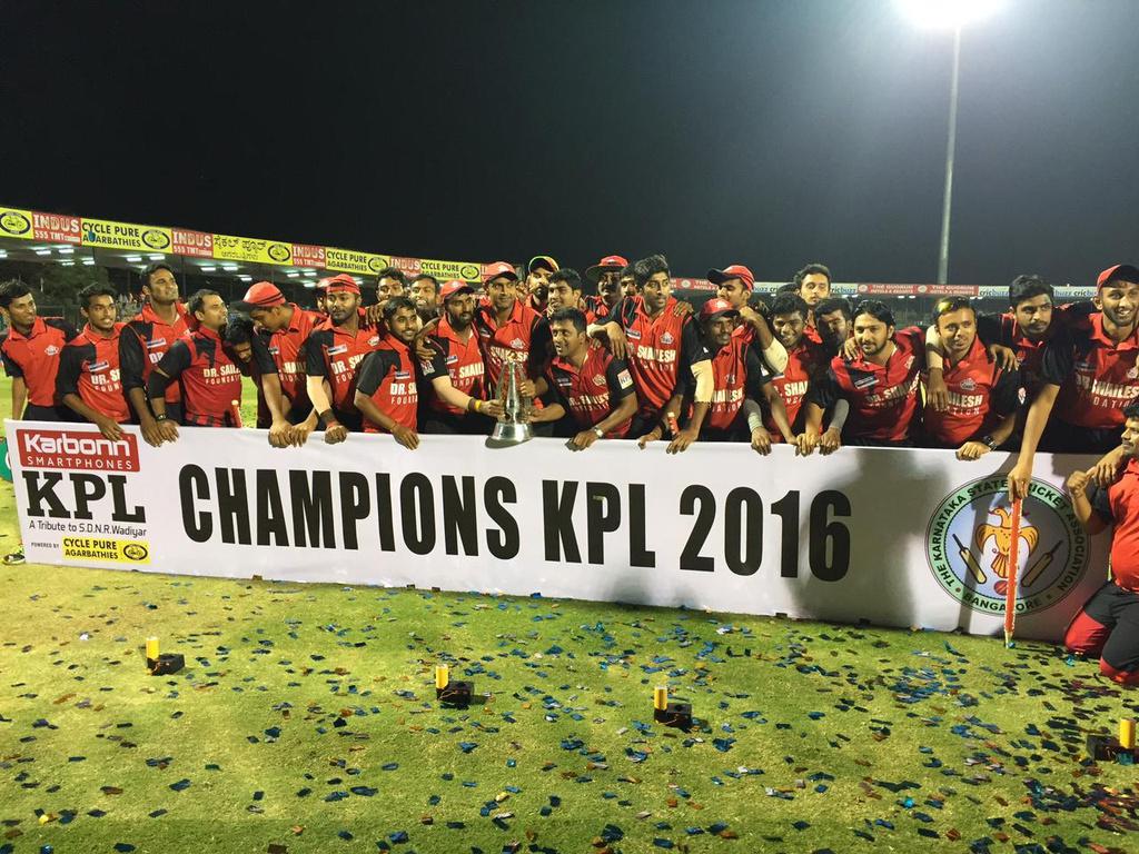 Professional physiotherapy session with Bellary Tuskers cricket team